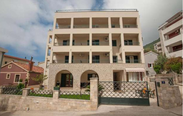 Hotel ALT